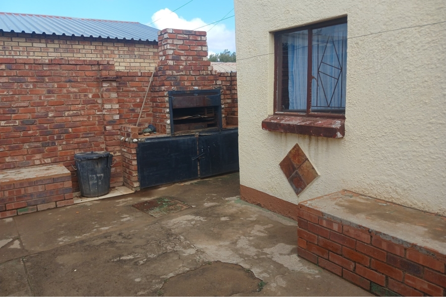 2 Bedroom Property for Sale in Roodepan Northern Cape